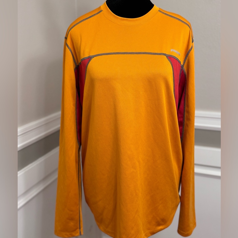 Patagonia Long Sleeve Two-Tone Orange-Red Long Sleeve Crew Neck Mens medium